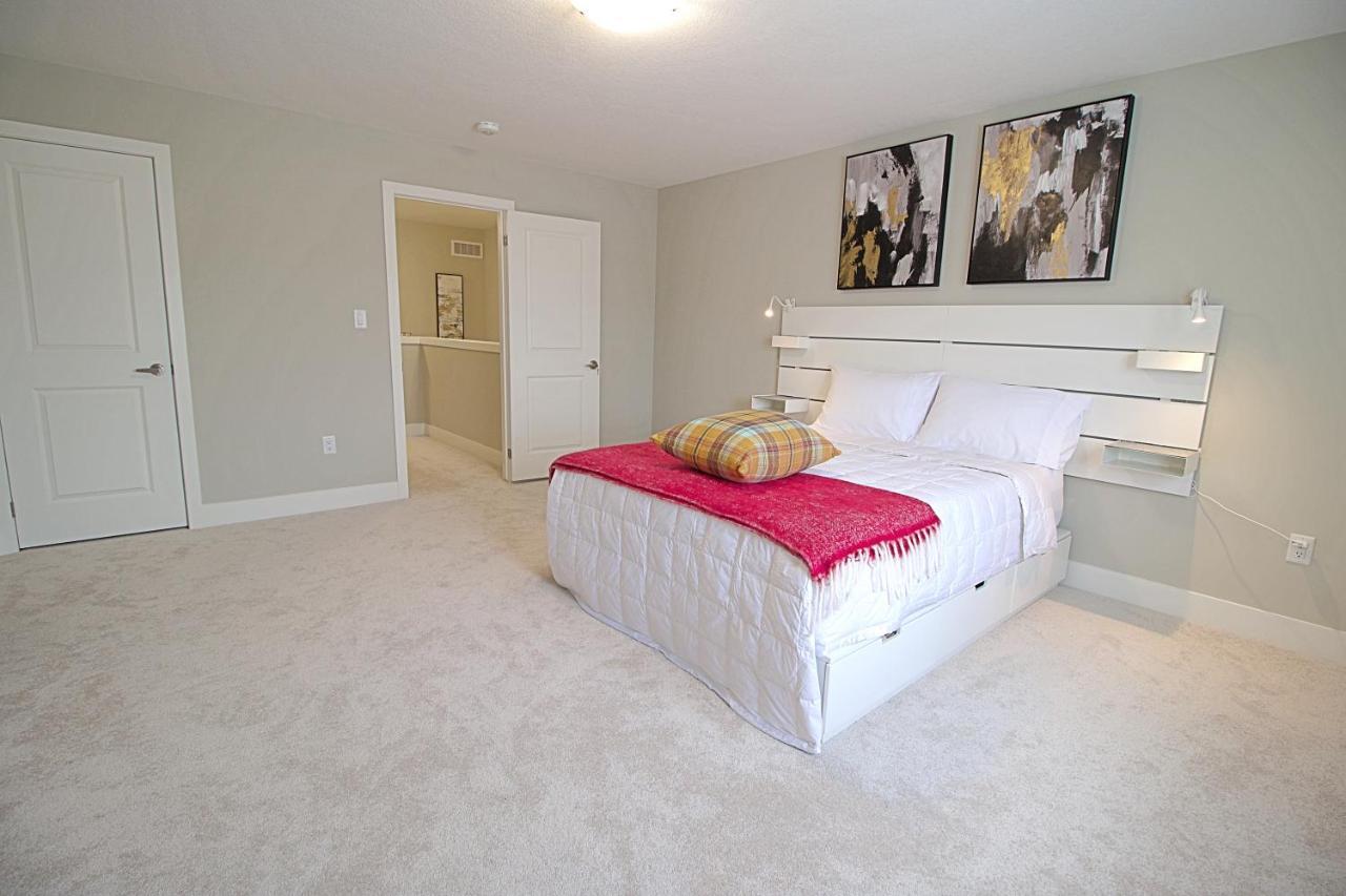 Stunning New 3bd Home, Fiber Internet Free Parking