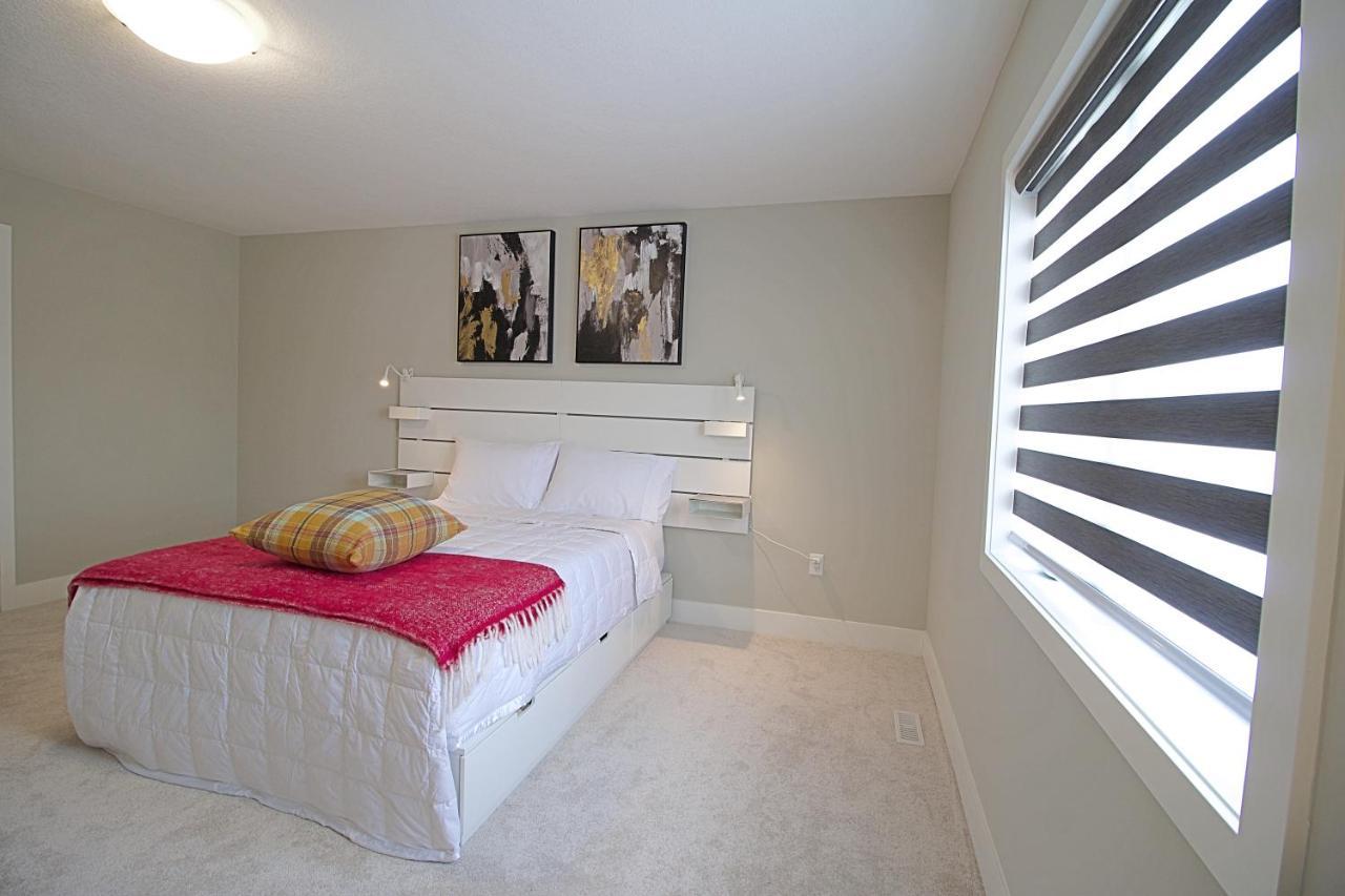 Stunning New 3bd Home, Fiber Internet Free Parking Villa *