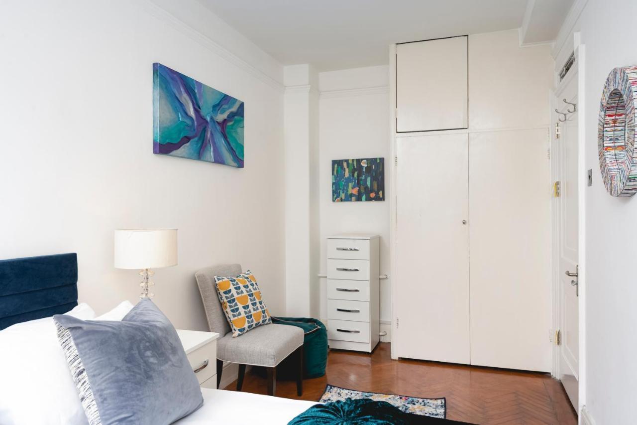 Apartment **authentic & Spacious 5 Bed Apartment/hyde Park** London