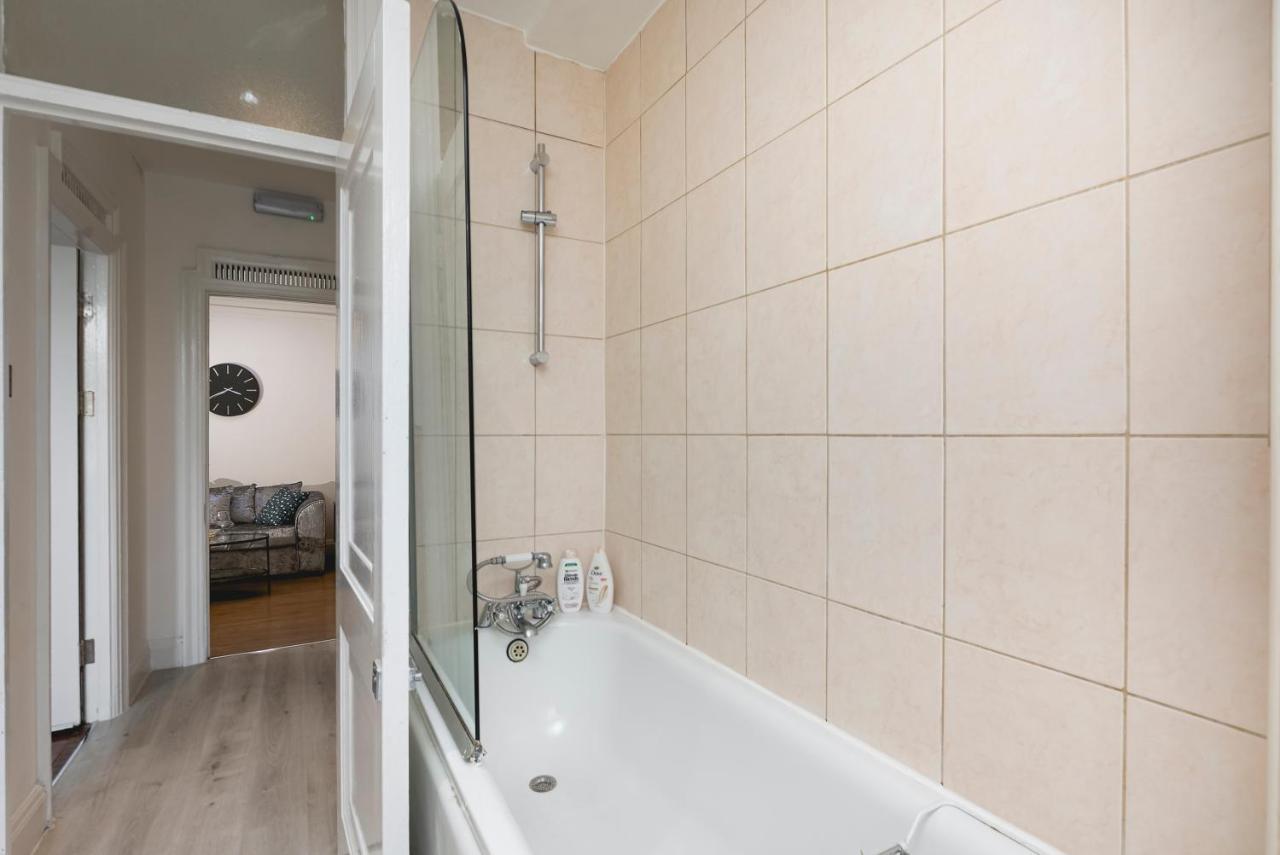**authentic & Spacious 5 Bed Apartment/hyde Park** Apartment London