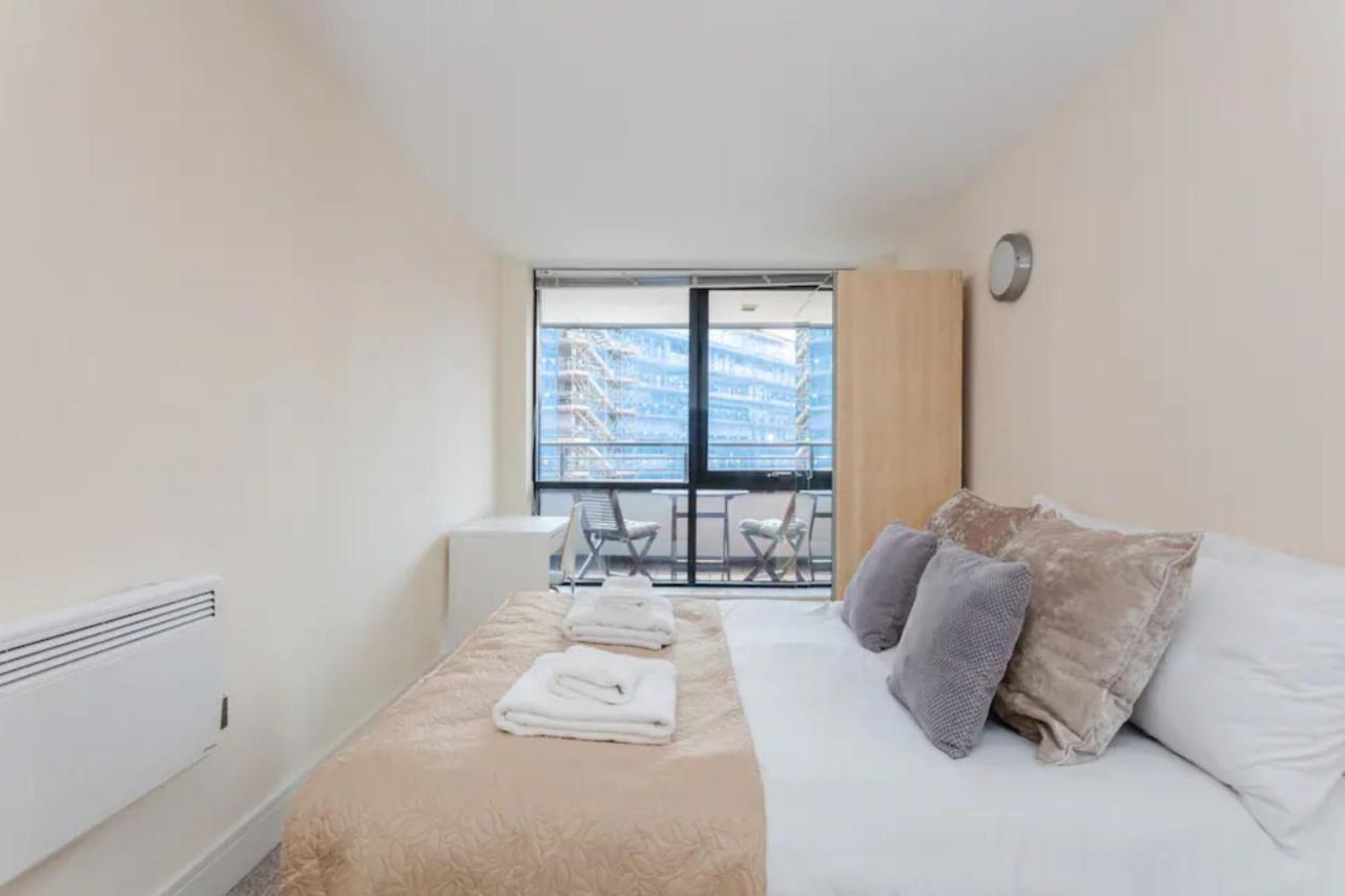 Apartment Vivid In *