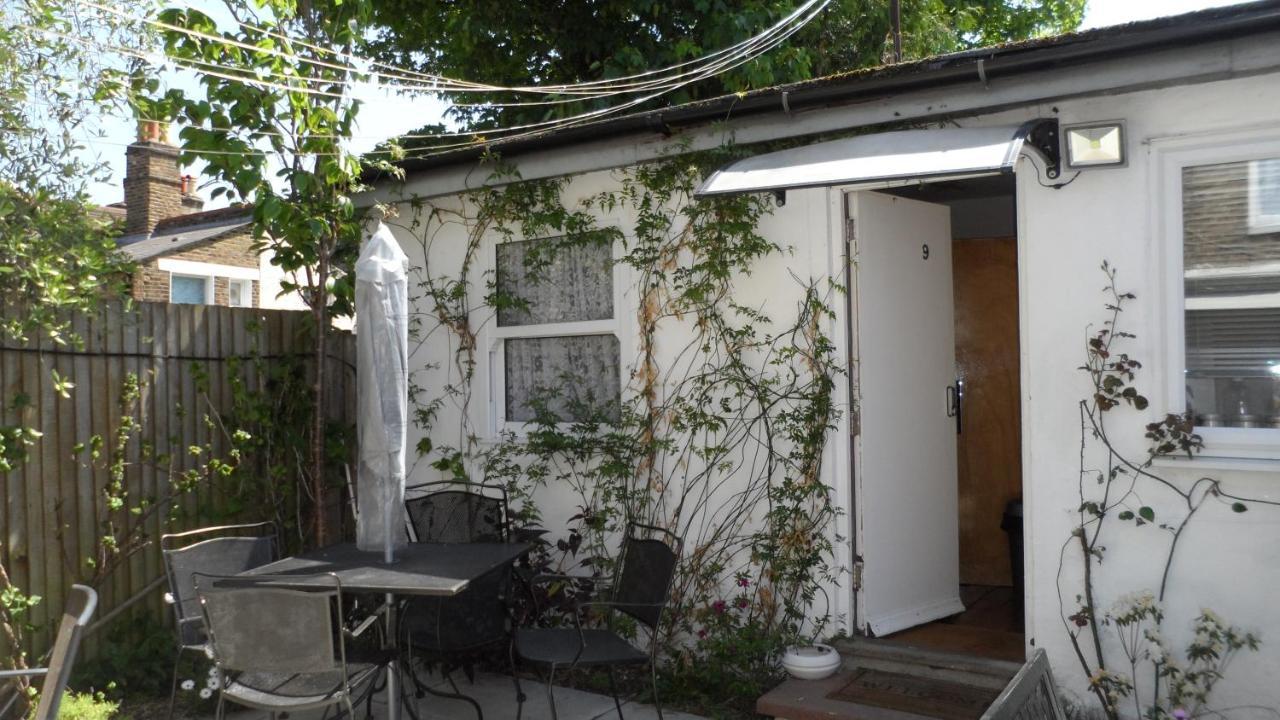 Bubblesbnb- Lovely 1 Bedroom Studio Flat Apartment London