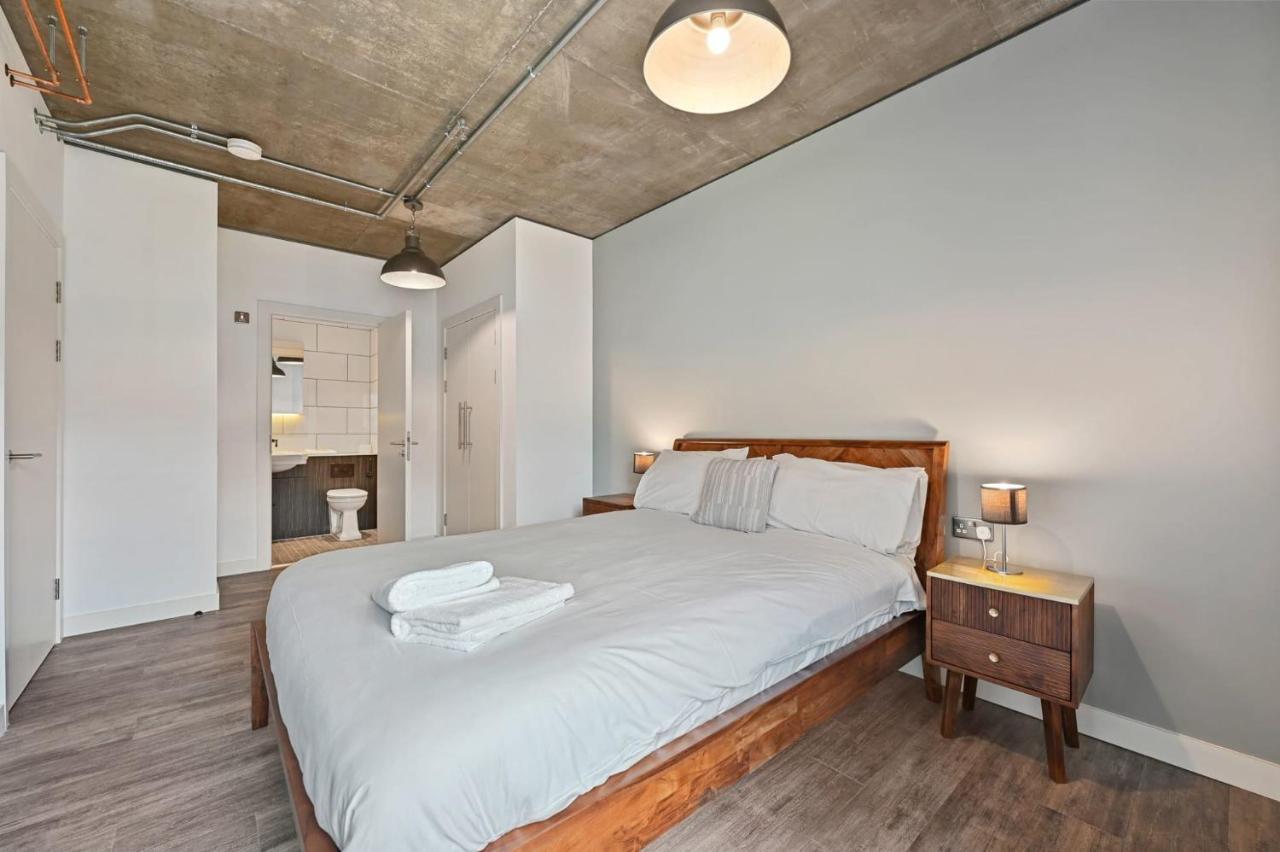 Modern And Chic At Ferrum Near Wembley Park Apartment