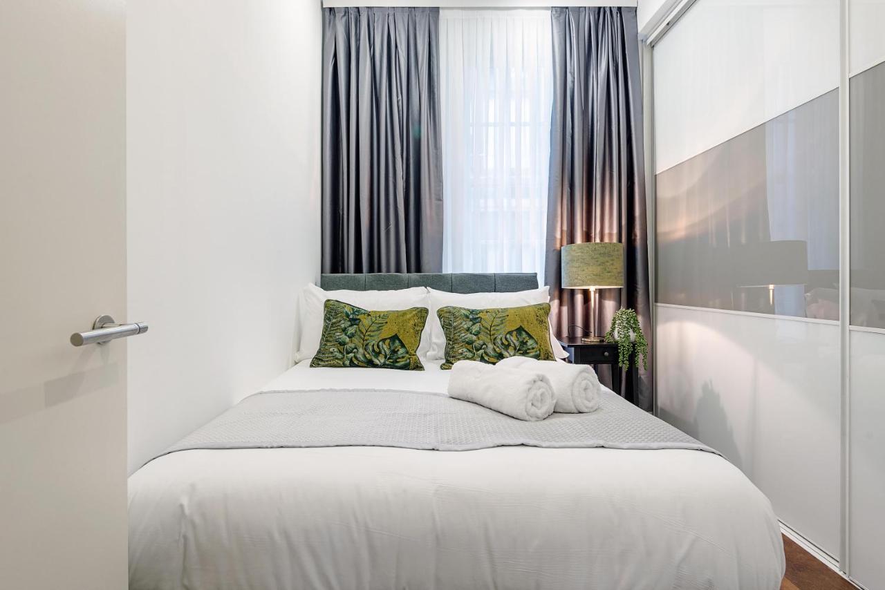 Modern Mayfair Apartment London