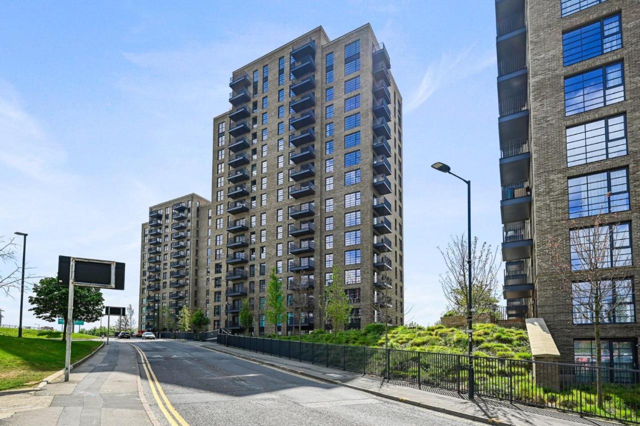 Modern And Chic At Ferrum Near Wembley Park Apartment