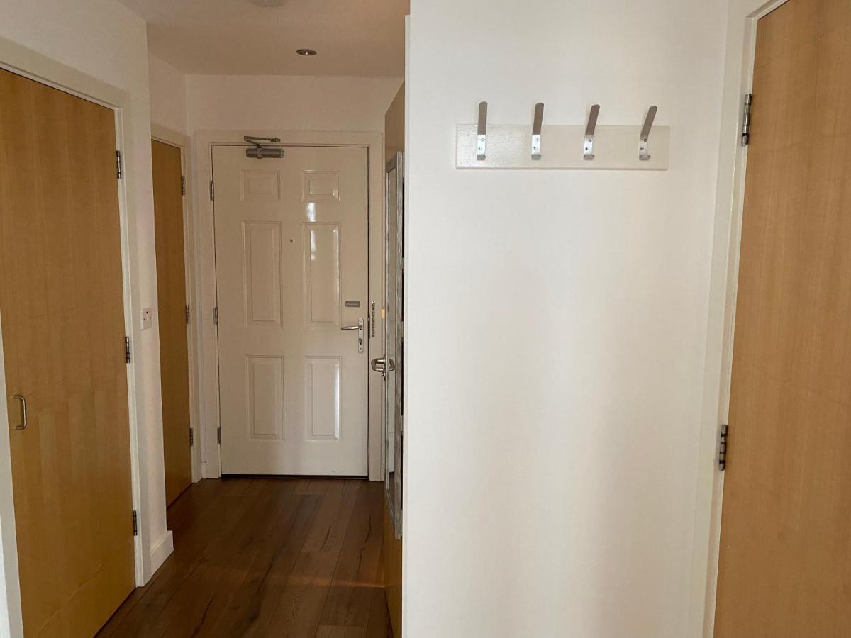 Fast Internet One Bedroom In Greater London, Id Required London