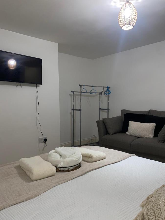Apartment Large 1 Bed Serviced Apartment In The Town Centre London