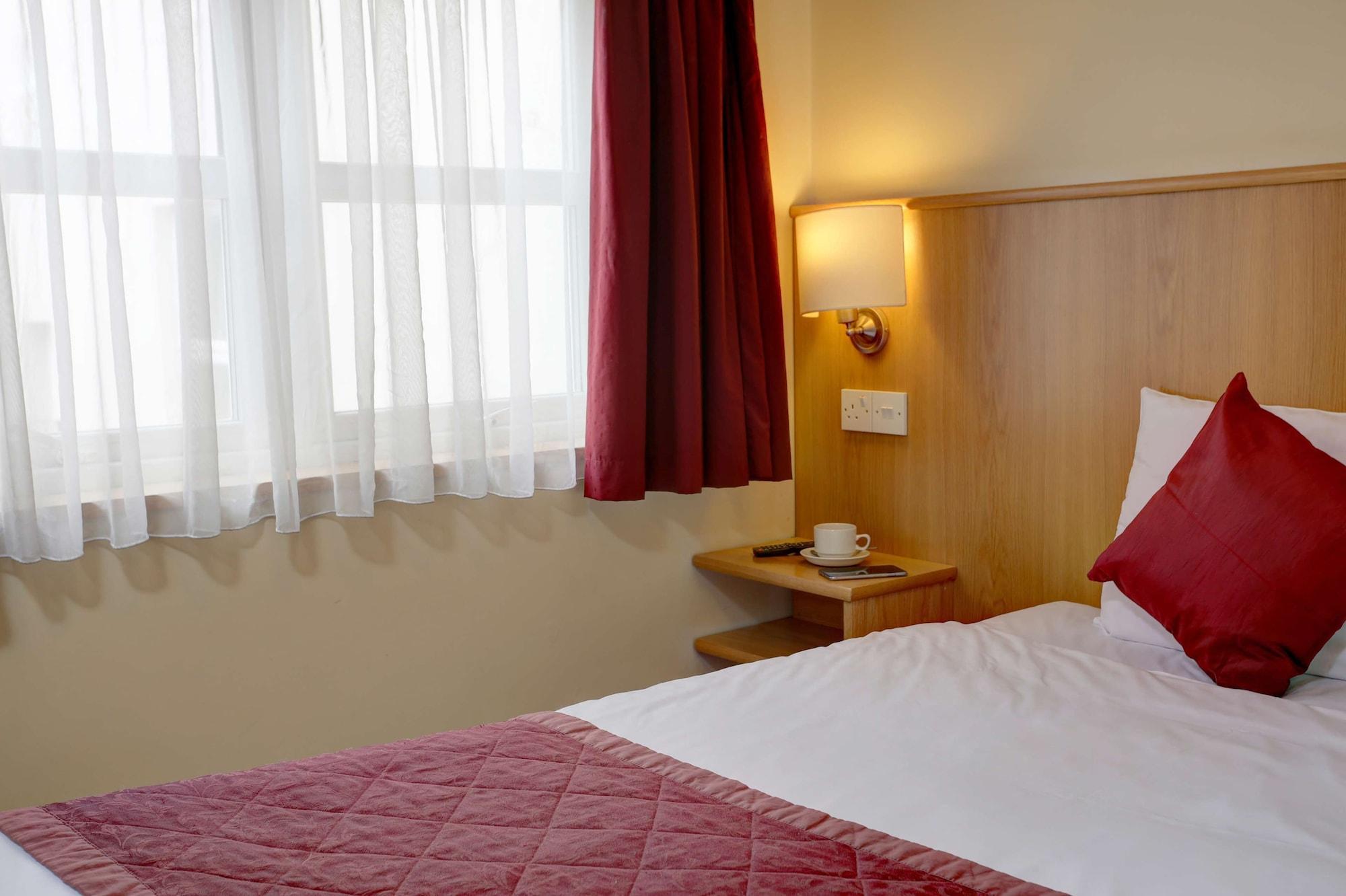 Western Highbury 3*