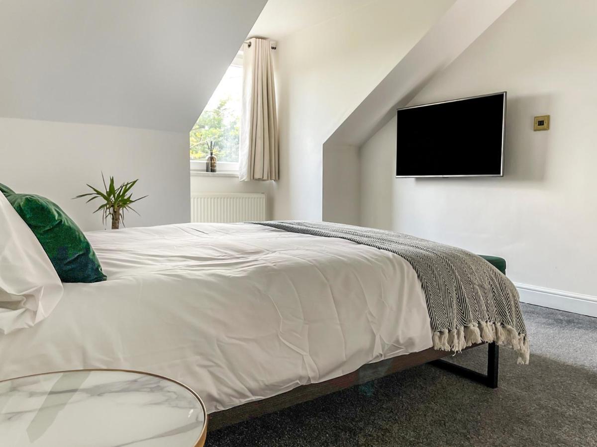 Luxury 2 Bed Furnished With Parking London