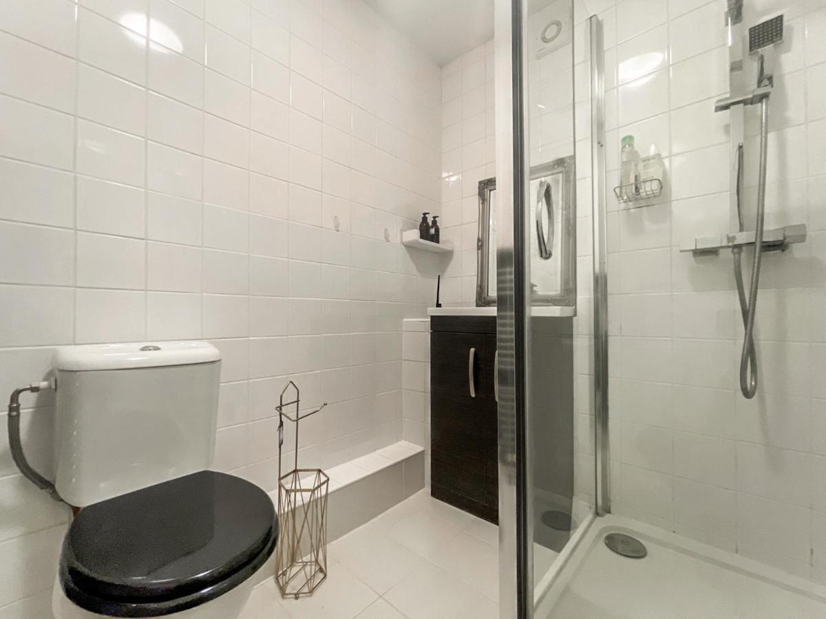 Luxury 2 Bed Furnished With Parking