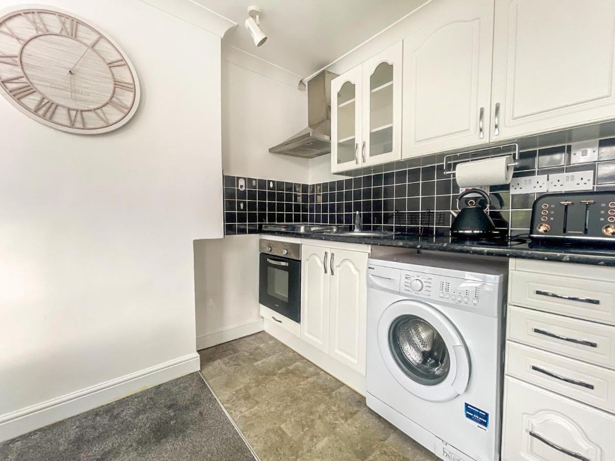 Luxury 2 Bed Furnished With Parking Apartment *