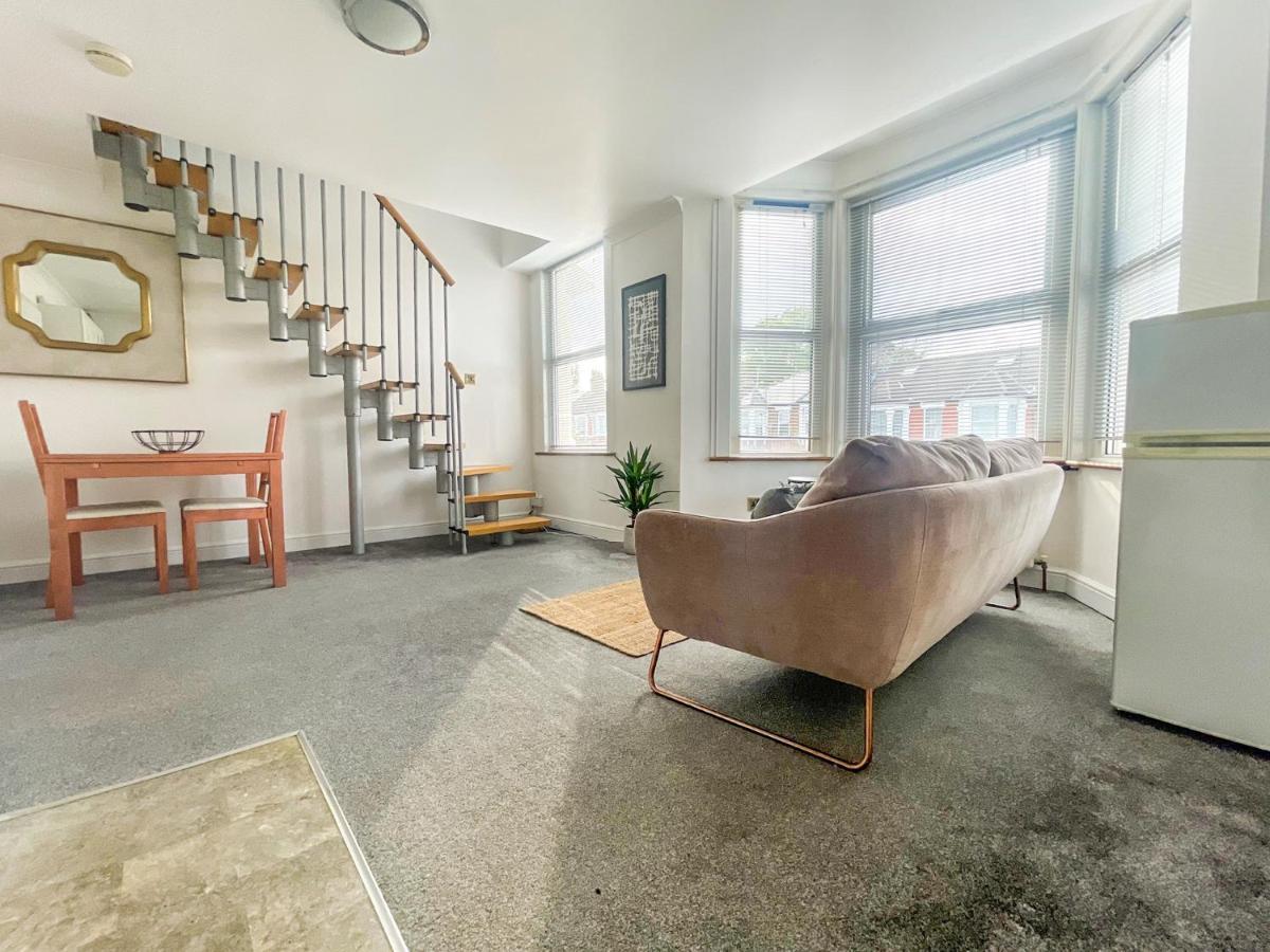 Apartment Luxury 2 Bed Furnished With Parking London
