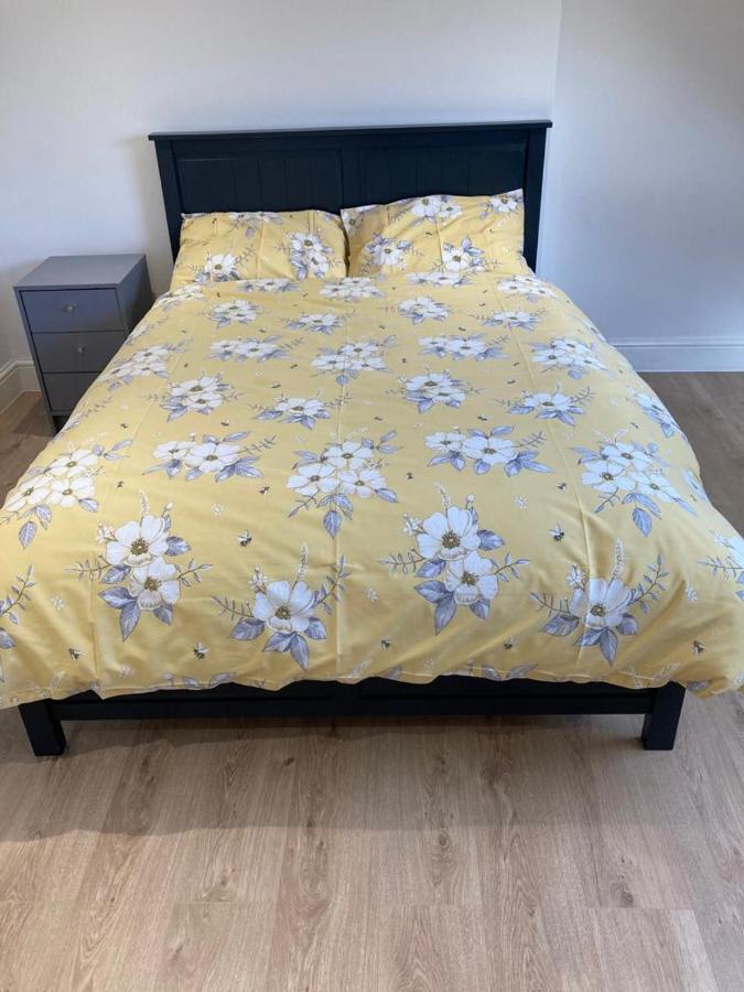 Appartement Snug 5-bedroom Residential In Great Londen