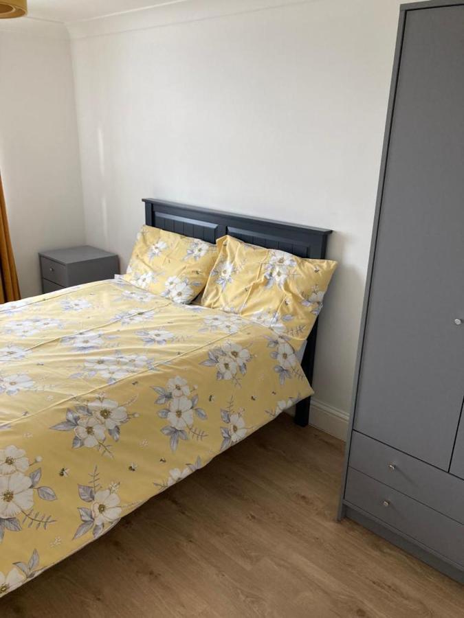 Snug 5-bedroom Residential In Great Appartement Londen
