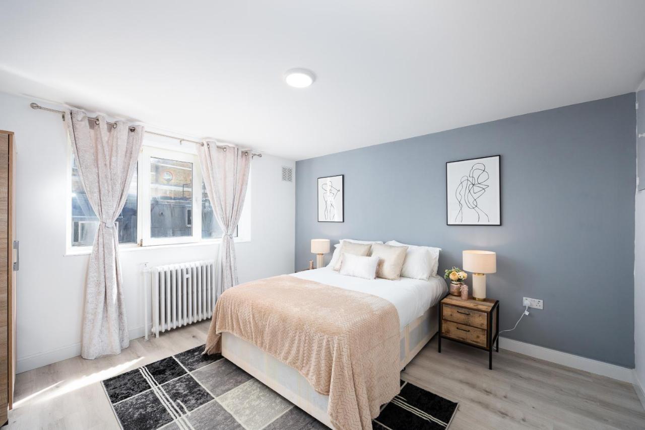 Spacious 4 Bedroom House Next To Kensington Palace * Londen