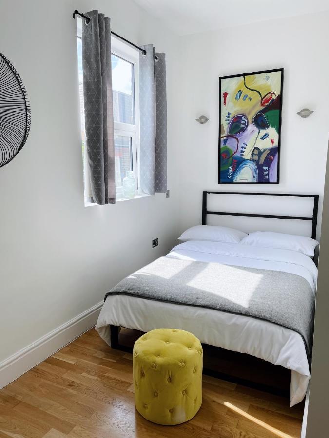 Modern&light 2 Bed Flat In Sw2 * London