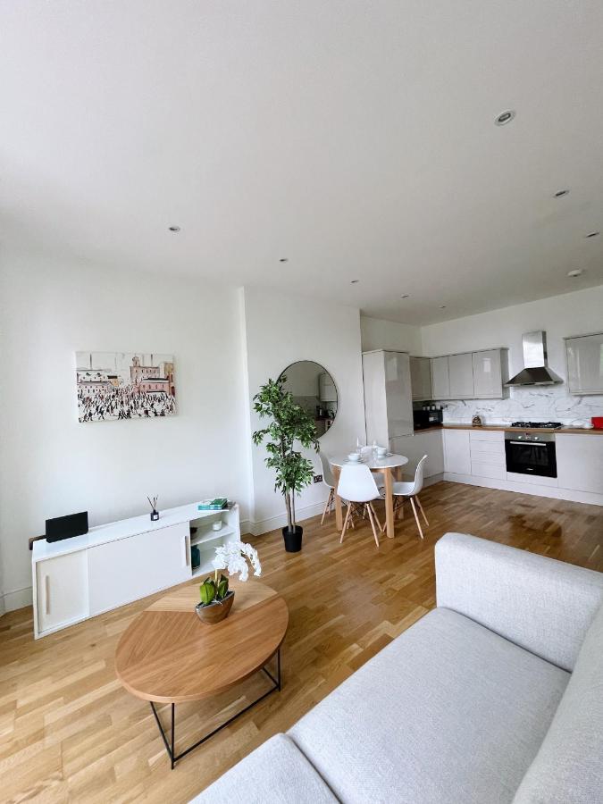 Modern&light 2 Bed Flat In Sw2 *