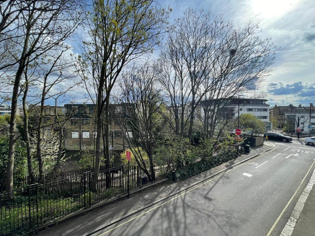 Canal-side Boutique Appartement Londen