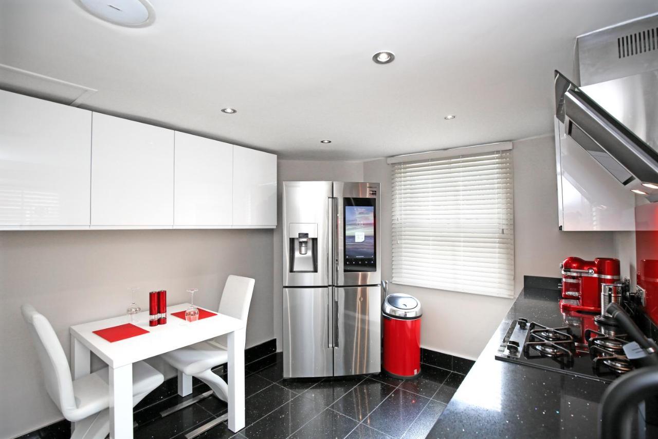 Privat overnatting Modern Bedroom In !!