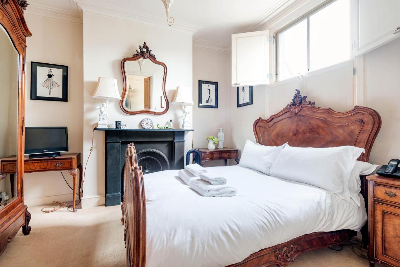 Apartment Traditional Townhouse Close To Battersea Park By Underthedoormat