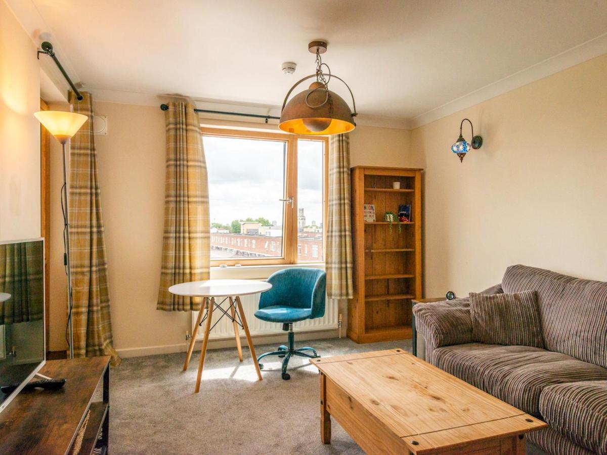 Pass The Keys Cozy With Private Balcony In Whitechapel London