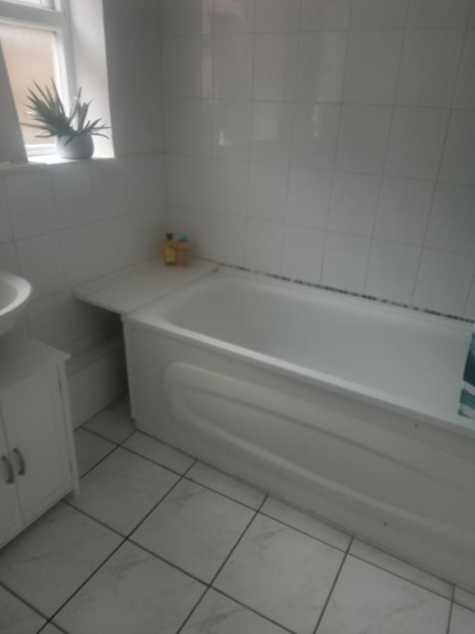 Leilighet Budget Shared Bathroom *