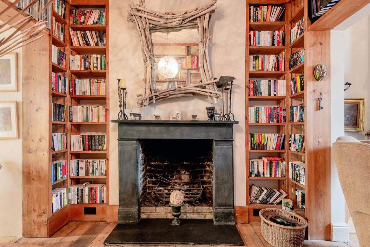 Apartment Traditional Townhouse Close To Battersea Park By Underthedoormat London