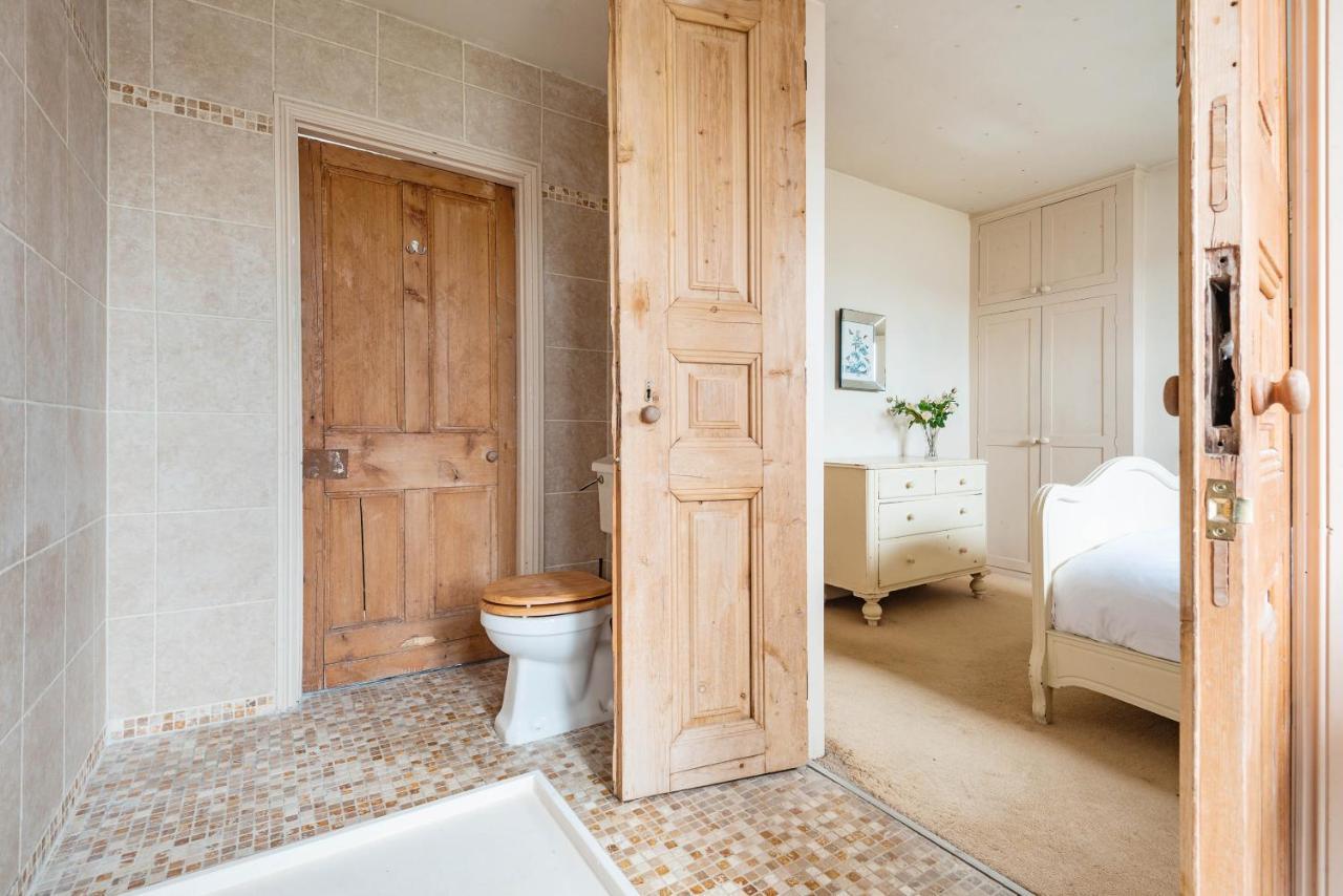 Apartment Traditional Townhouse Close To Battersea Park By Underthedoormat *