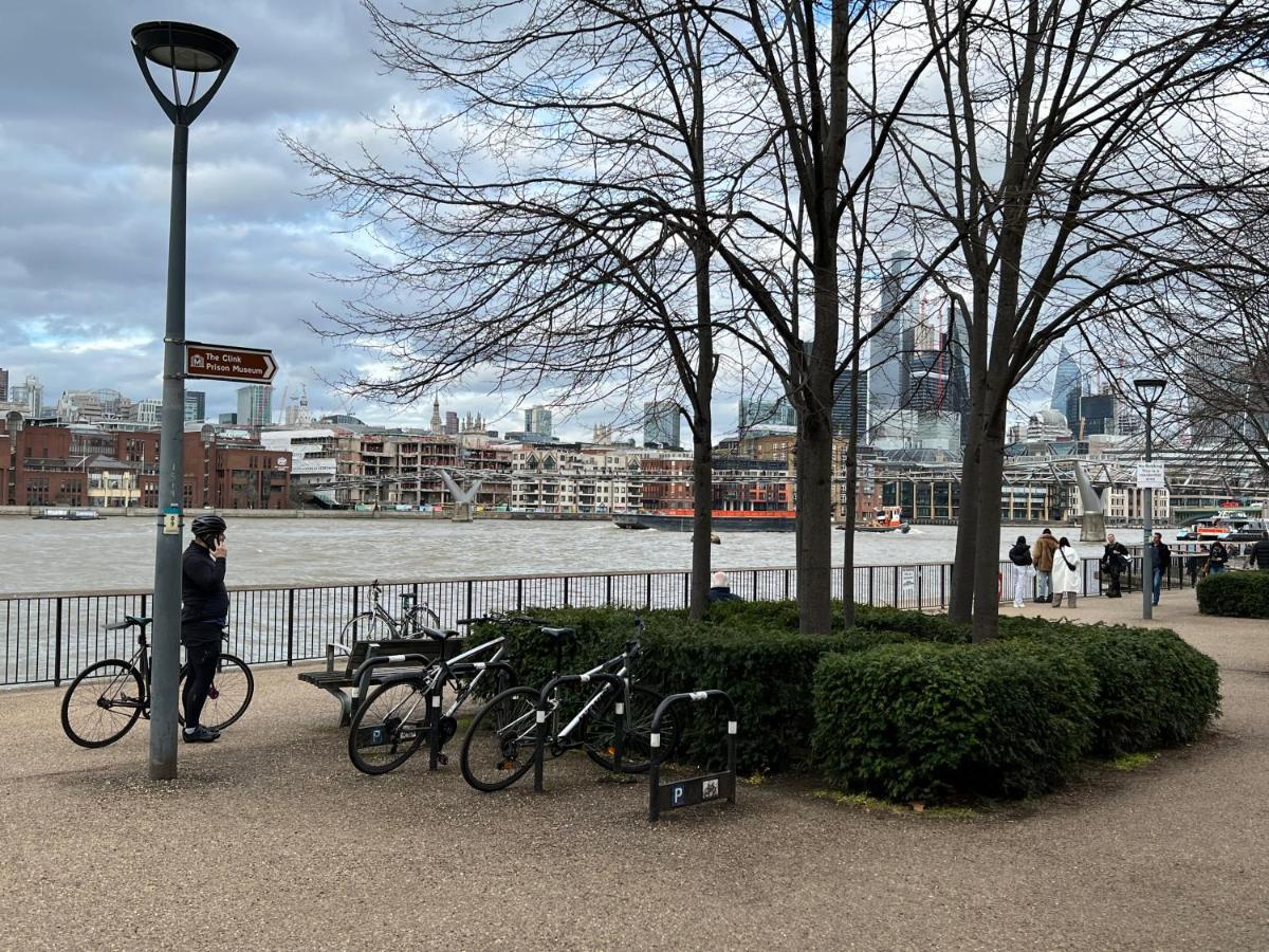 Thames Bankside River View * London