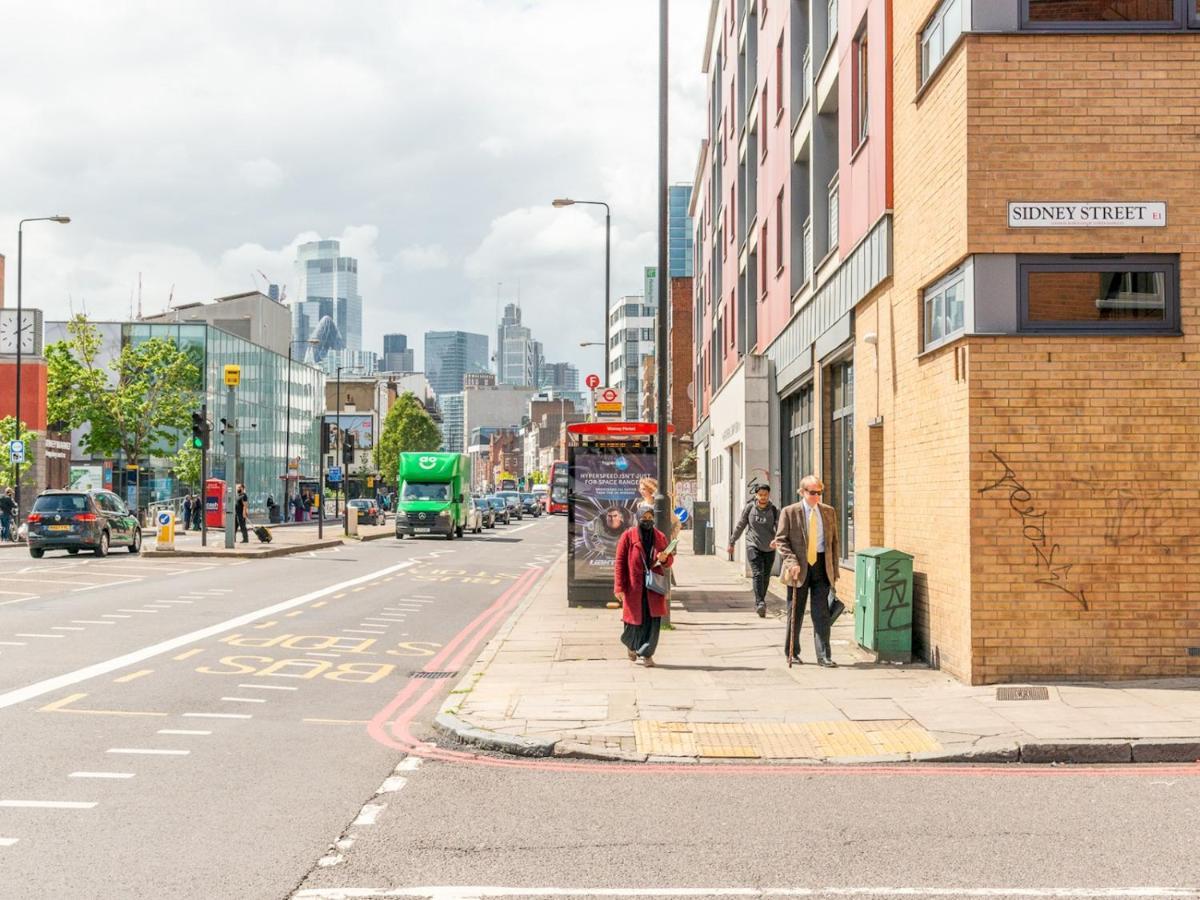 Pass The Keys Cozy With Private Balcony In Whitechapel Apartment *
