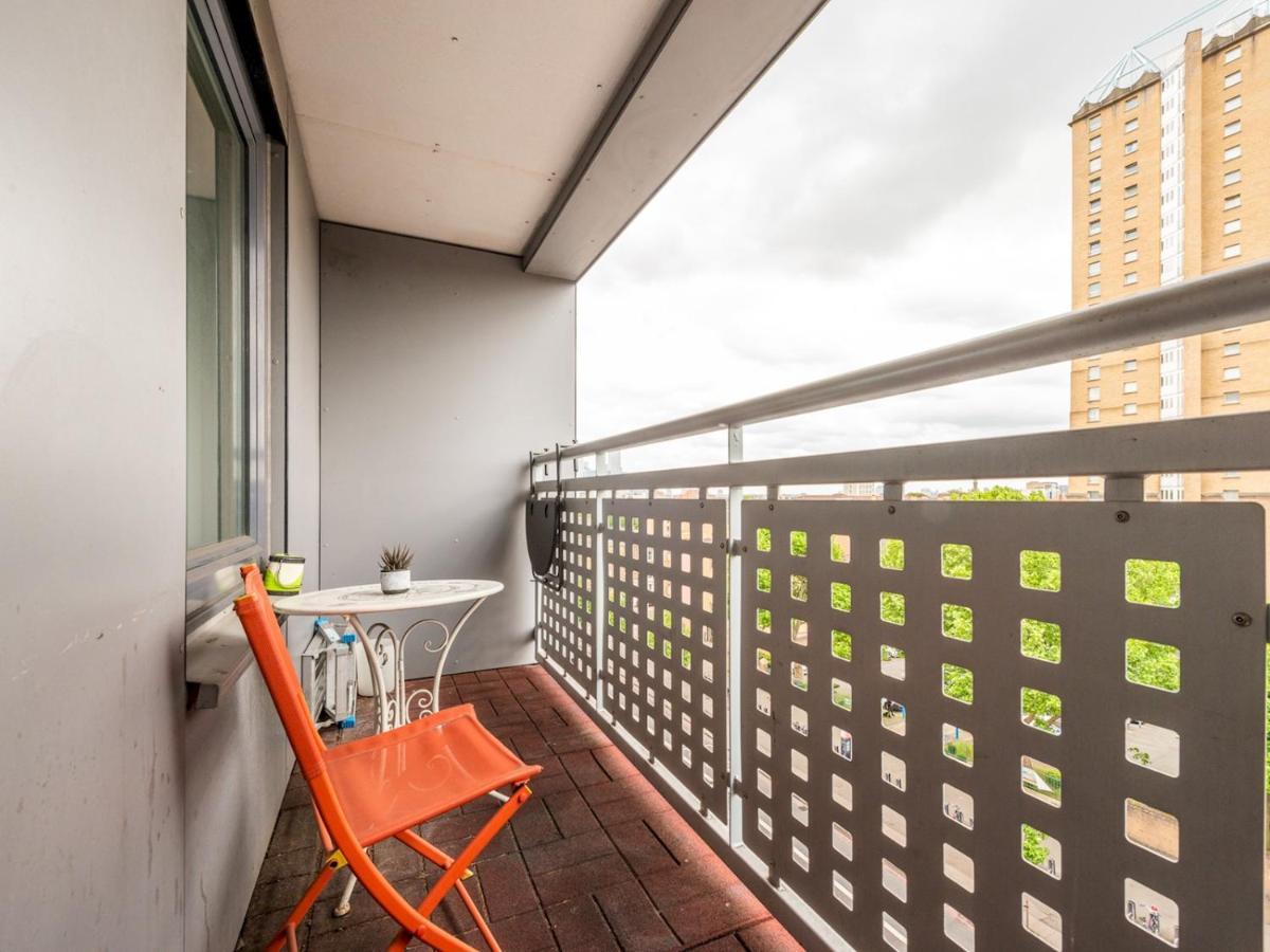 Pass The Keys Cozy With Private Balcony In Whitechapel *