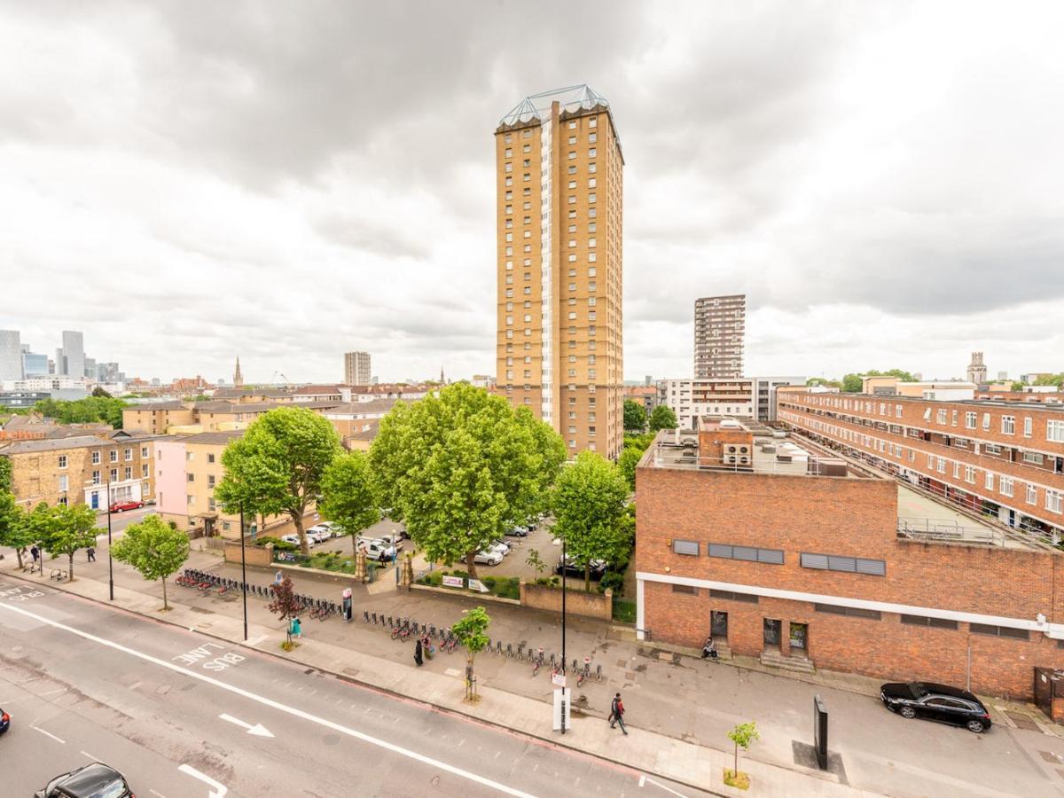 Pass The Keys Cozy With Private Balcony In Whitechapel Apartment *