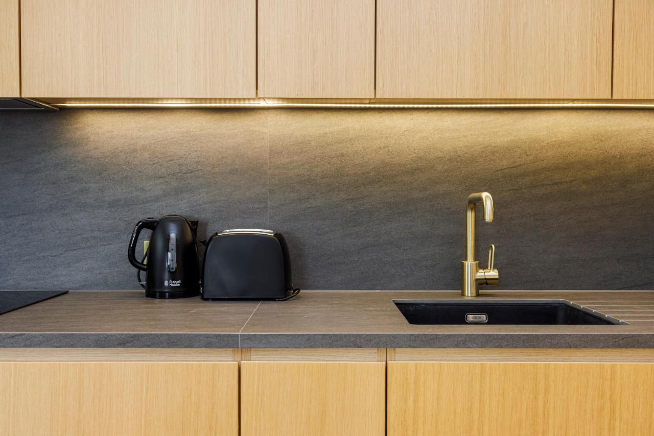 Apartment Luxurious Apartments In London, Sk London