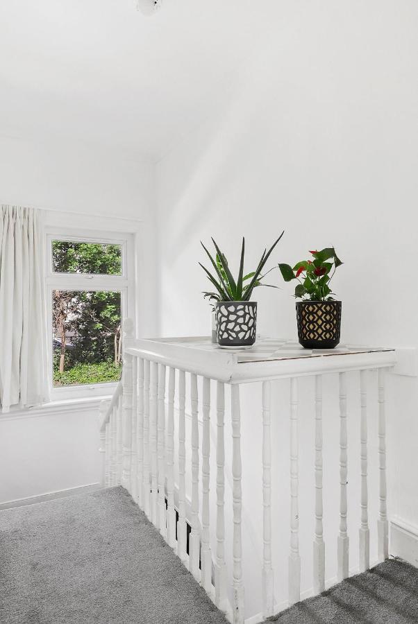 Stunning Victorian Property Near Canary Wharf! Feriehus London