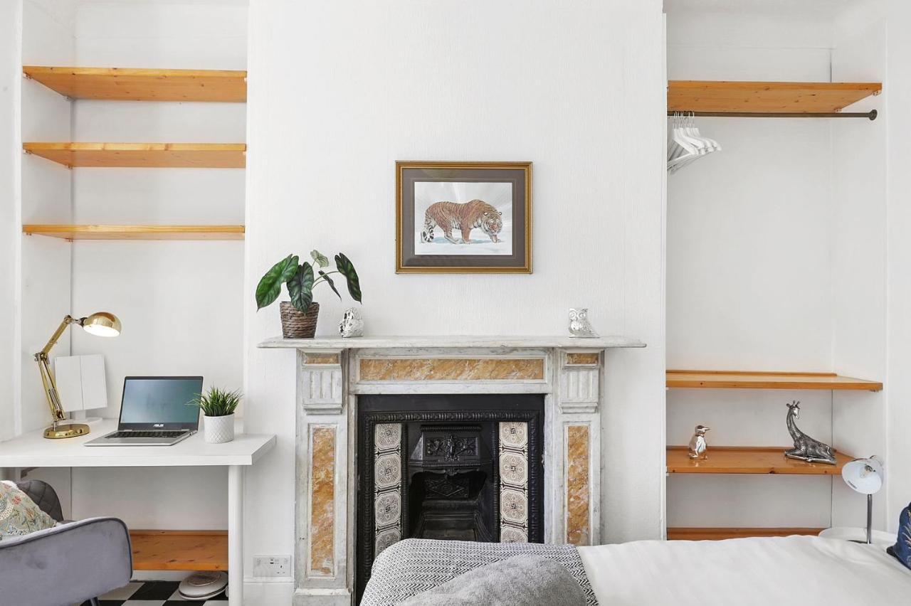 Stunning Victorian Property Near Canary Wharf! London