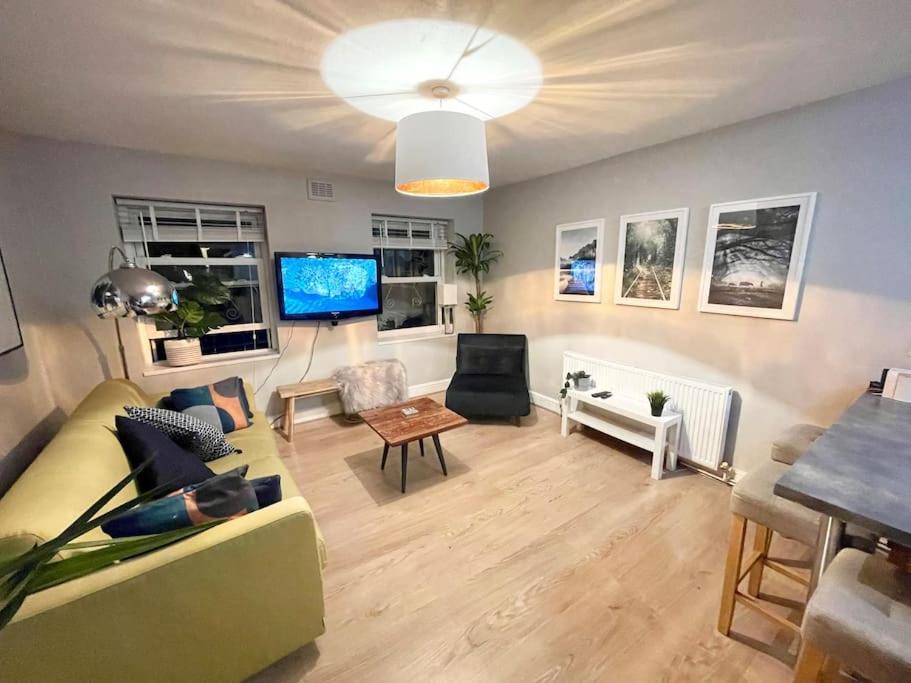 *new* Beautiful 2 Bedroom House In Location Appartement