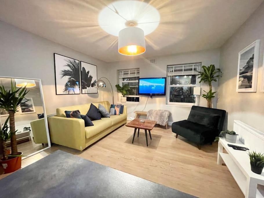 *new* Beautiful 2 Bedroom House In Location Appartement Londen