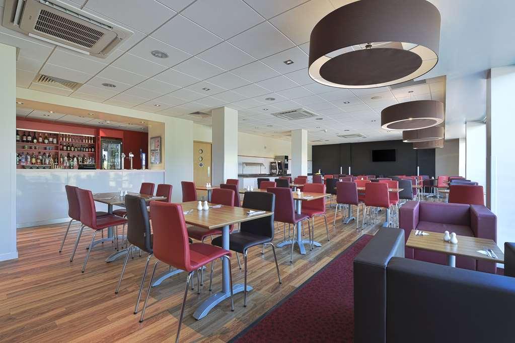 Travelodge Acton Hotell London