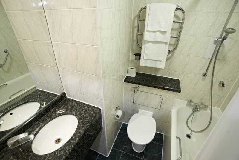 Travelodge Kings Cross Royal Scott Hotel 3*