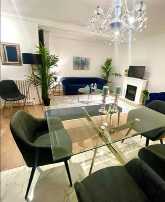 Apartment Luxury 3 Bedroom 3 And A Half Bathroom Flat In Swiss