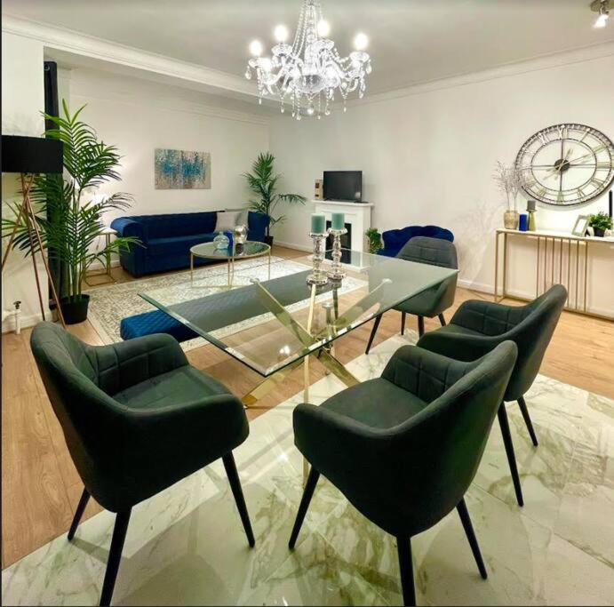 Apartment Luxury 3 Bedroom 3 And A Half Bathroom Flat In Swiss