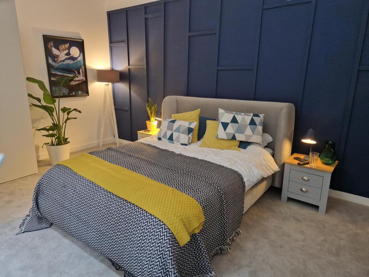 Double Bedroom In Modern Apartment