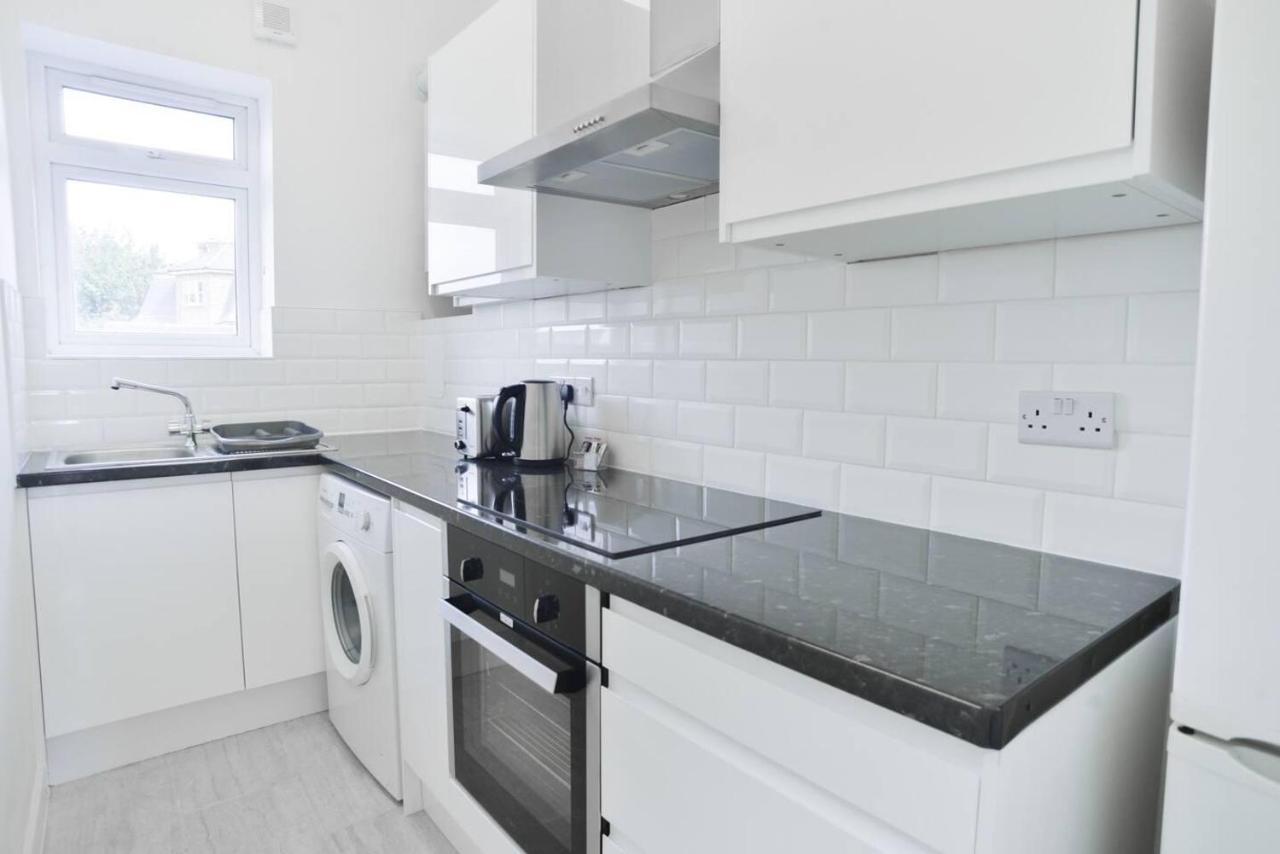 Elegant In Euston Apartment London