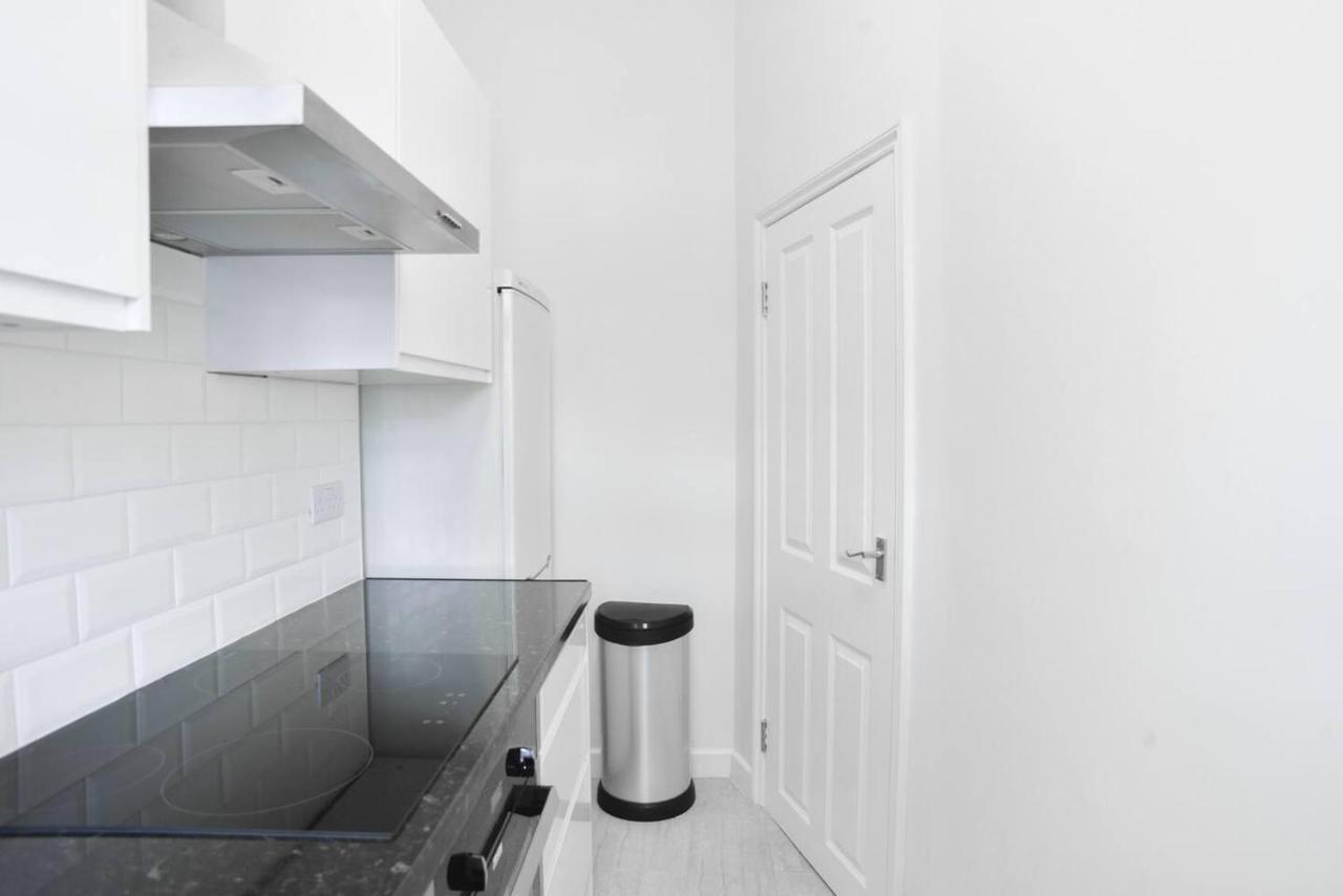 Elegant In Euston Apartment
