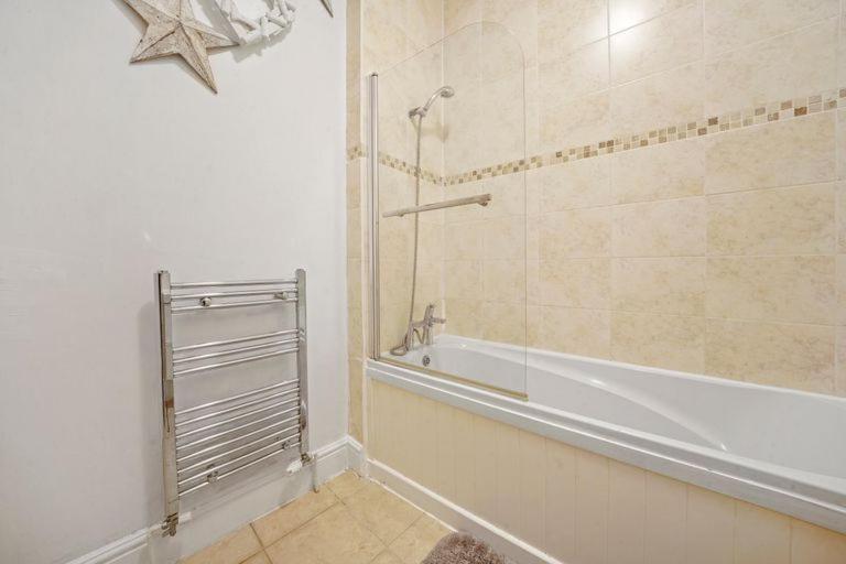 Canning Town Modern 2 Bedroom Excel Centre, Canary Wharf, Airport Leilighet London
