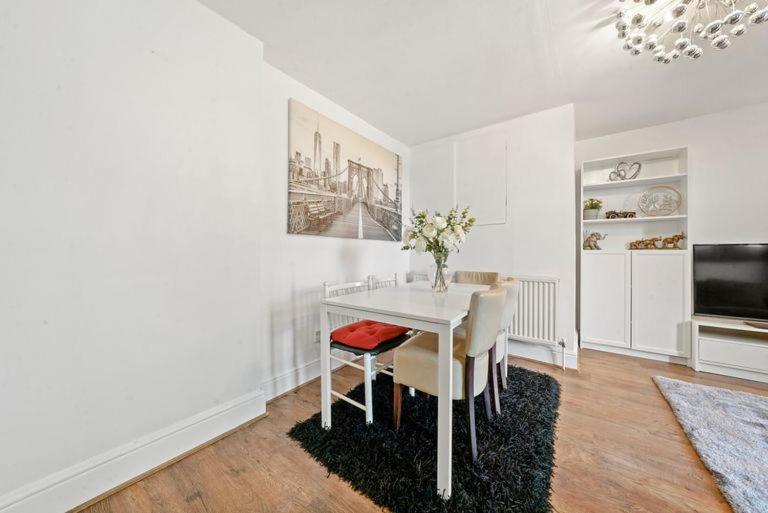 Leilighet Canning Town Modern 2 Bedroom Excel Centre, Canary Wharf, Airport London