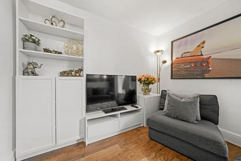 Canning Town Modern 2 Bedroom Excel Centre, Canary Wharf, Airport * Londen