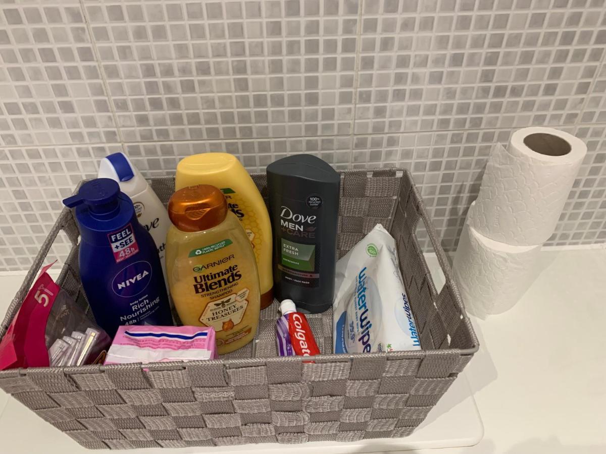 In Stratford With Private Bathroom And Parking Privatunterkunft London
