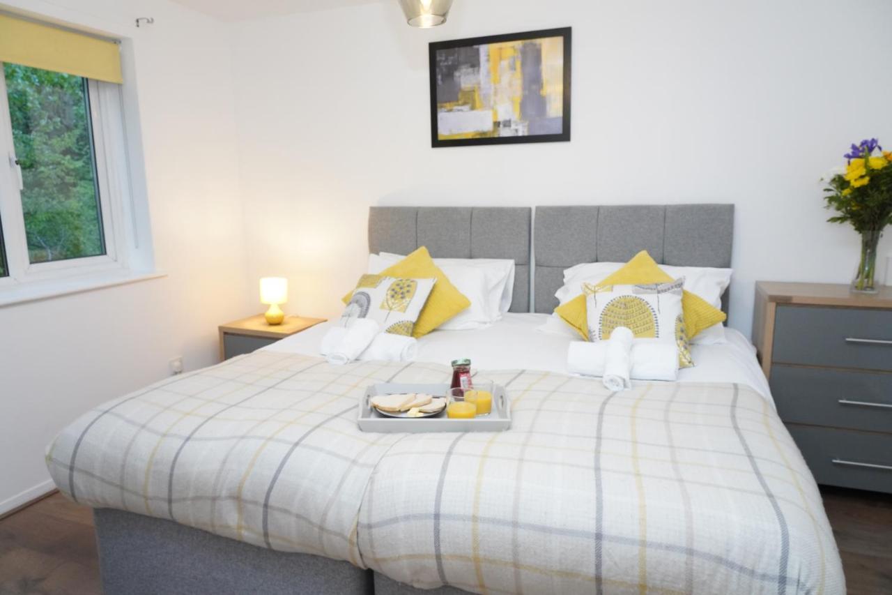 2bedrm-4guests-parking-nearstation Apartment London