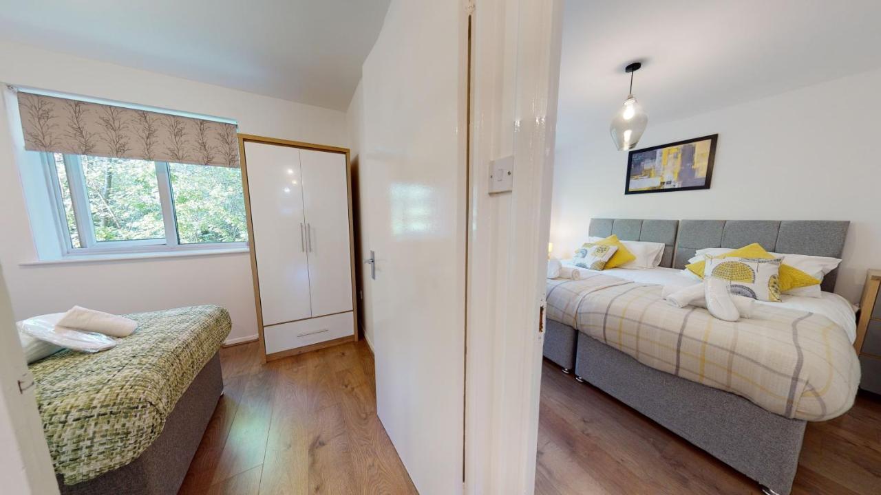 2bedrm-4guests-parking-nearstation London